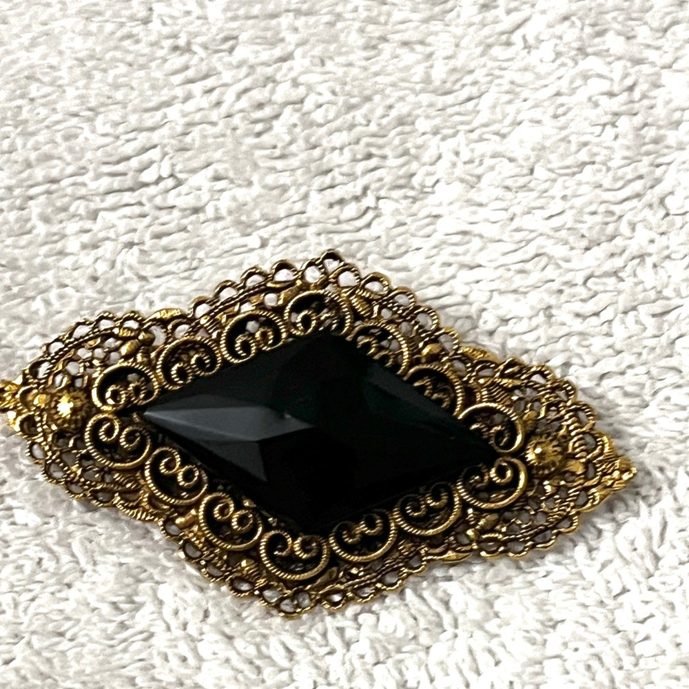 Elegant Black and Gold Filigree Brooch Pendant Vintage